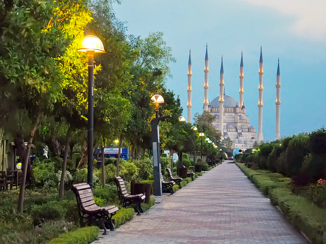 Taş Köprü’den Sabancı Merkez Camii’ne